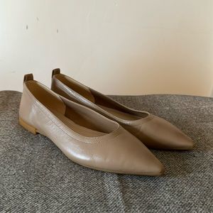 Everlane 40-hour flat - taupe
